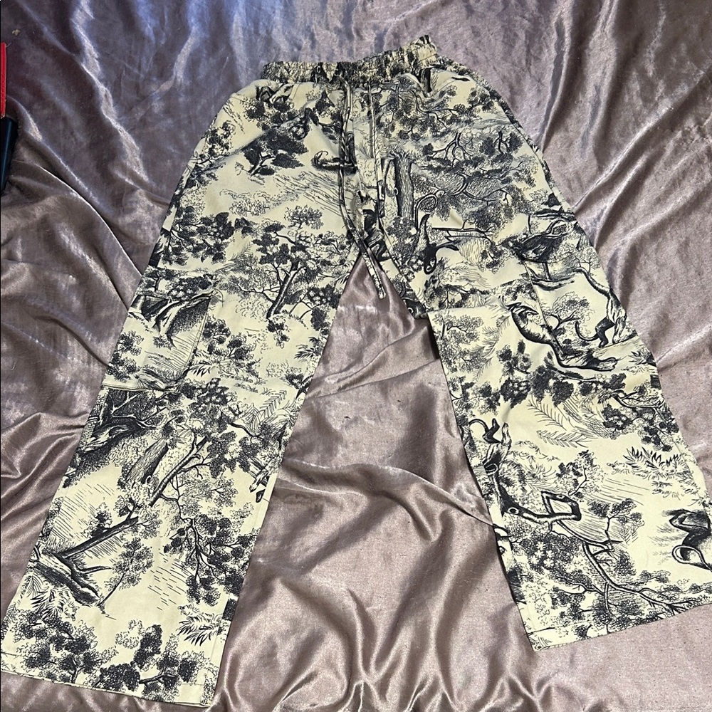 Graphic cargo Pants